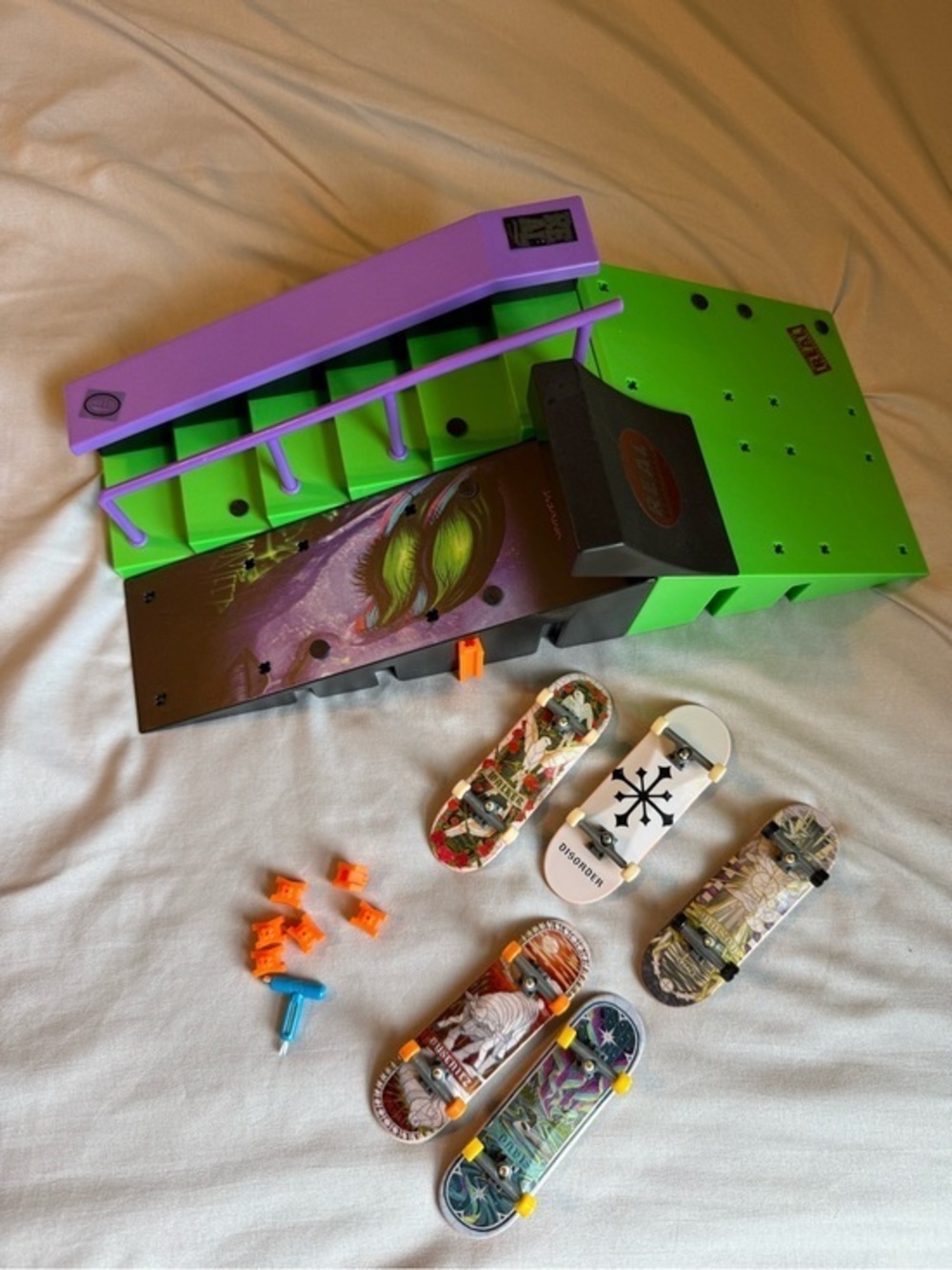 Tech Deck Nyjah Rail Shredder Fingerboard Playset Skatepark